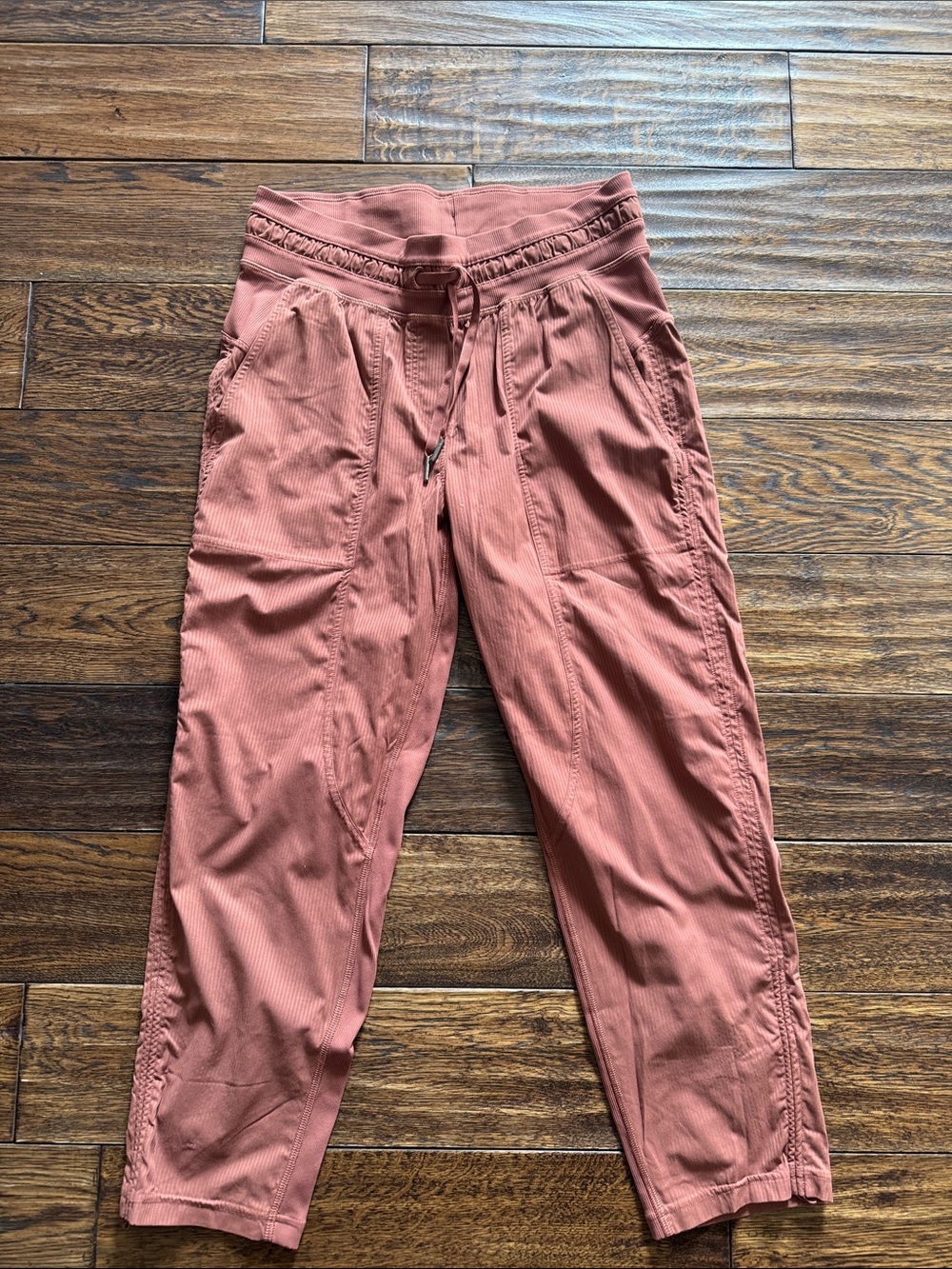 Lulu - Women’s studio crop Pants